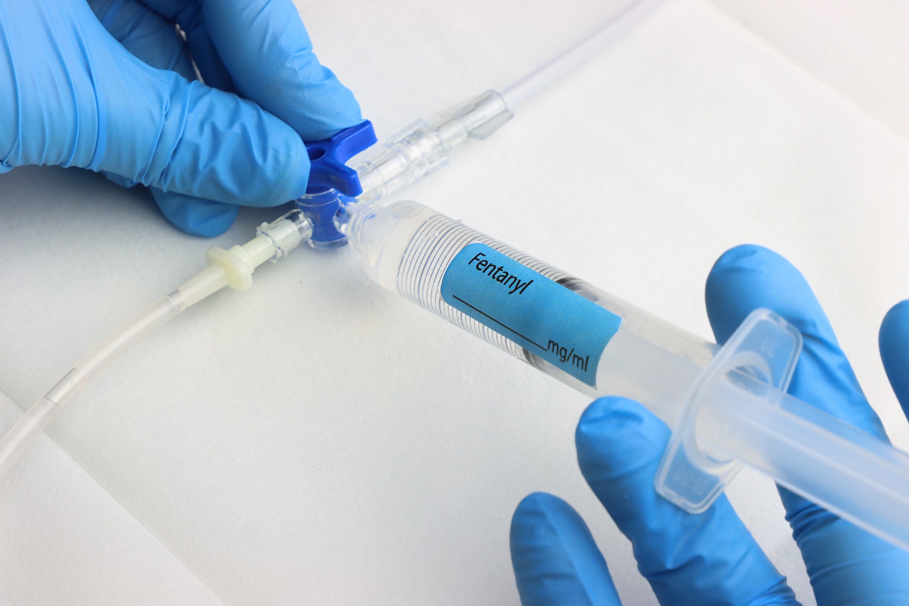Fentanyl-Resistant Gloves: Essential Safety for First Responders